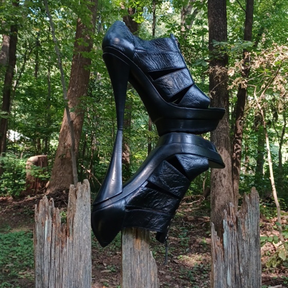 Jessica Simpson platforms.